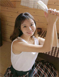 李正彦琦-实拍女厕所小便BBB